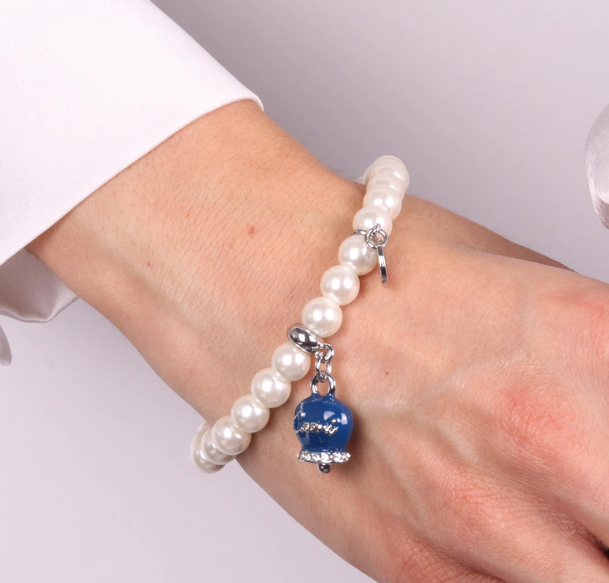 BRACCIALI CON PERLE CON CAMPANELLE SMALTATE AMO CAPRI