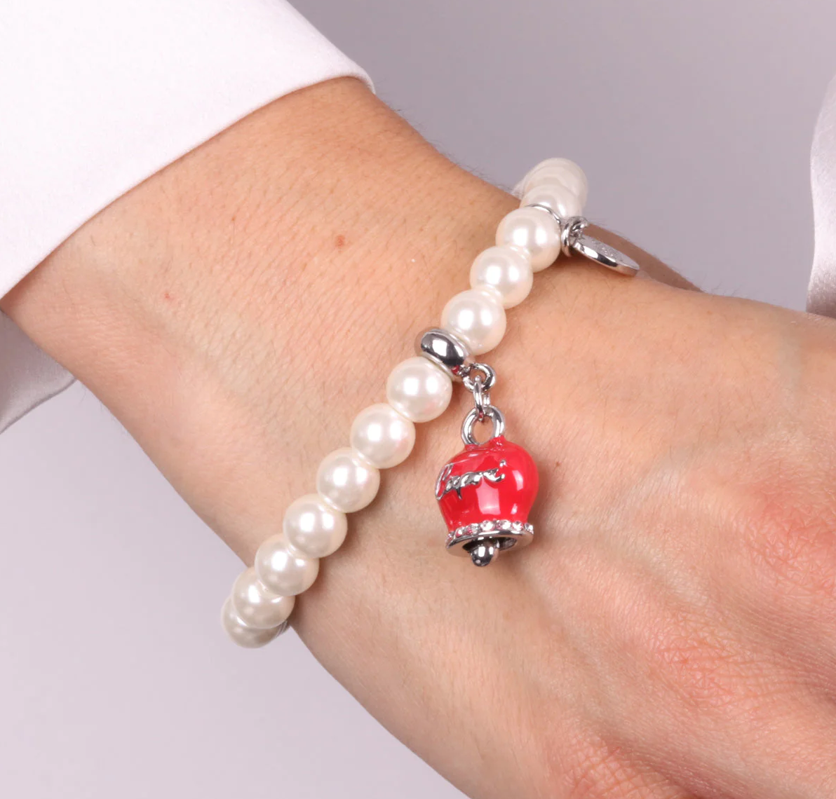 BRACCIALI CON PERLE CON CAMPANELLE SMALTATE AMO CAPRI